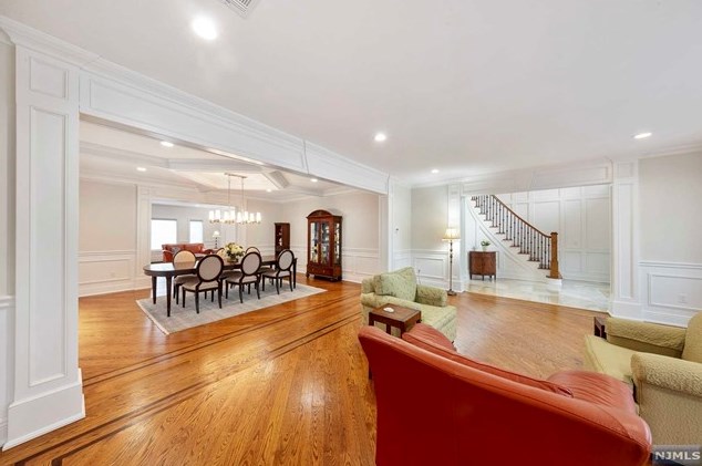 1107 Harvard Pl, West Fort Lee NJ  07024-1627 exterior