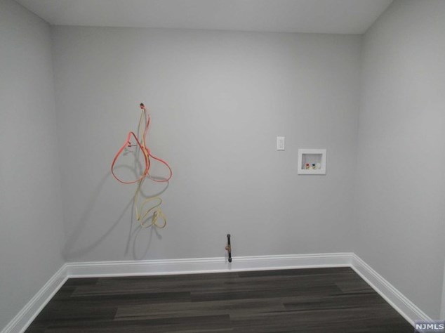 68 Hemlock St, Oakland NJ  07436-1829 exterior