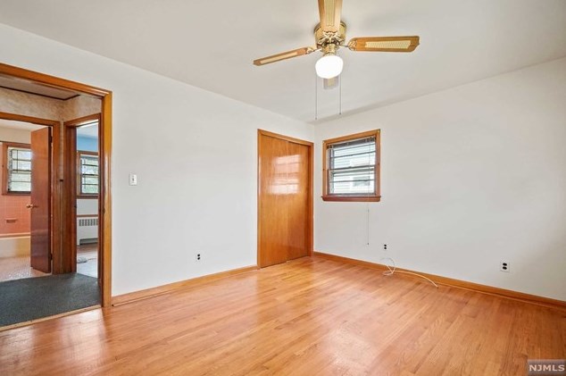8 Memorial Pl, Elmwood Park NJ  07407-1330 exterior