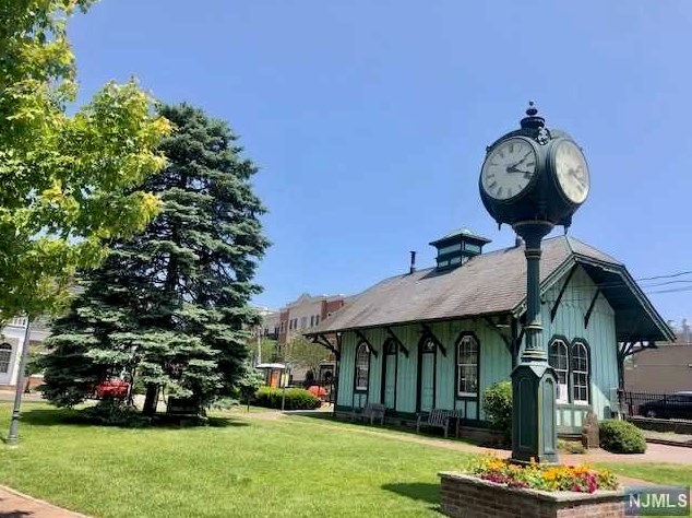 131 Midland Ave, Park Ridge NJ 07656-1623 exterior