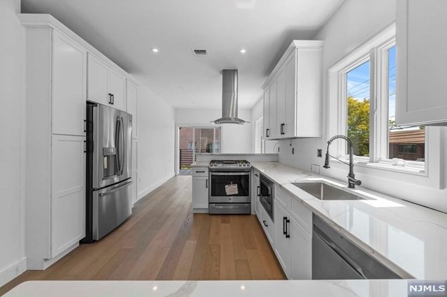 2400 5th St, West Fort Lee NJ  07024-7812 exterior