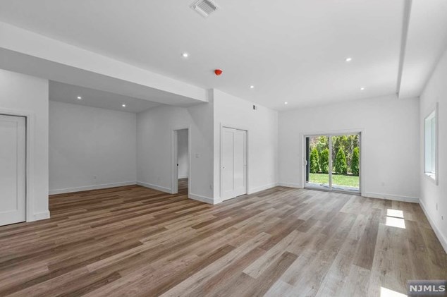 2400 5th St, West Fort Lee NJ  07024-7812 exterior