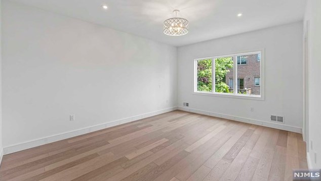 2400 5th St, West Fort Lee NJ  07024-7812 exterior