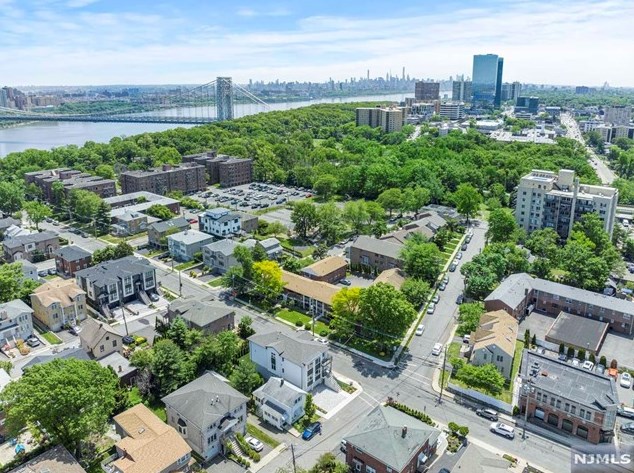 2400 5th St, West Fort Lee NJ  07024-7812 exterior