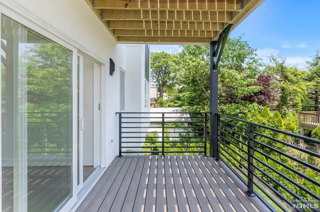 2400 5th St, West Fort Lee NJ  07024-7812 exterior