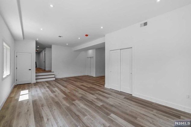 2400 5th St, West Fort Lee NJ  07024-7812 exterior