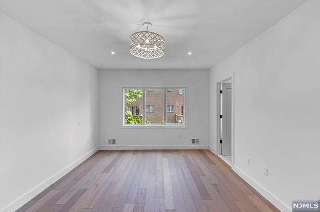 2400 5th St, West Fort Lee NJ  07024-7812 exterior