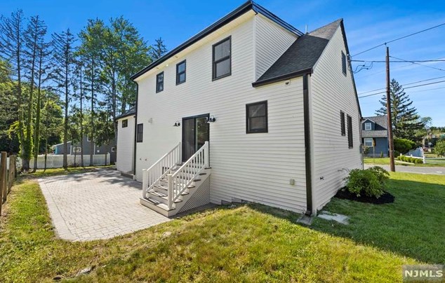 4 Sweetwood Ct, West Caldwell NJ  07006-7709 exterior