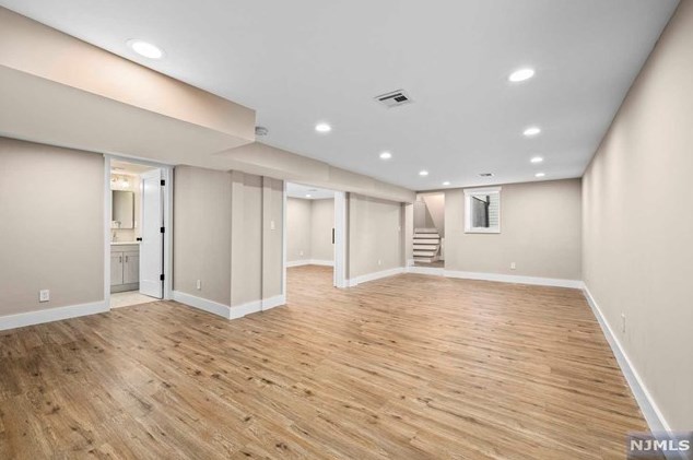 4 Sweetwood Ct, West Caldwell NJ  07006-7709 exterior