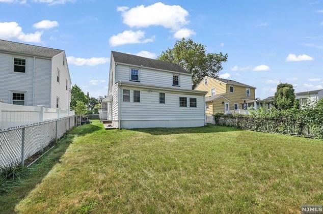 12 Glenwood St, Clifton NJ  07013-2604 exterior