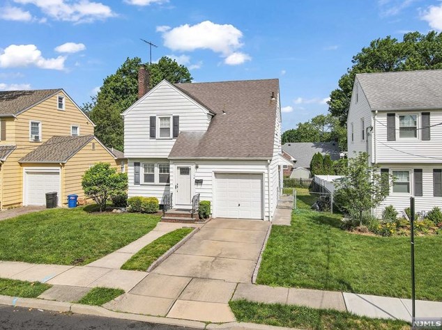 12 Glenwood St, Clifton NJ  07013-2604 exterior