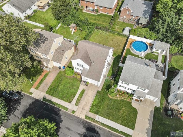 12 Glenwood St, Clifton NJ  07013-2604 exterior