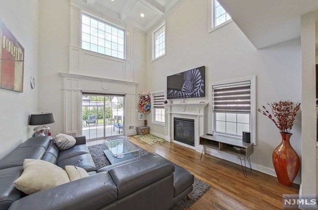 129 Palisade Ave, Emerson NJ  07630-1844 exterior