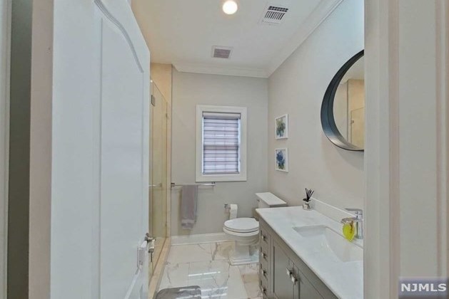 129 Palisade Ave, Emerson NJ  07630-1844 exterior