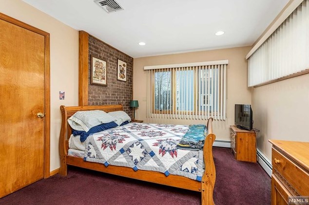 613 2 Ave, Lyndhurst NJ 07071-1219 exterior