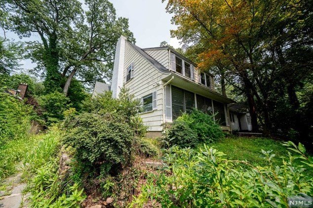 15 Ravine Rd, Tenafly NJ  07670-2124 exterior