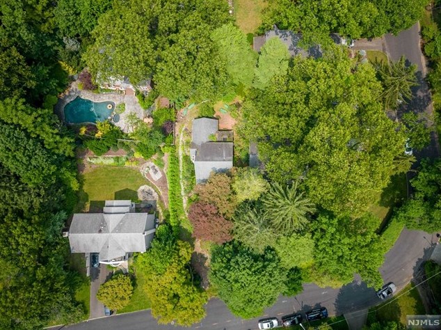 15 Ravine Rd, Tenafly NJ  07670-2124 exterior