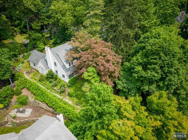 15 Ravine Rd, Tenafly NJ  07670-2124 exterior