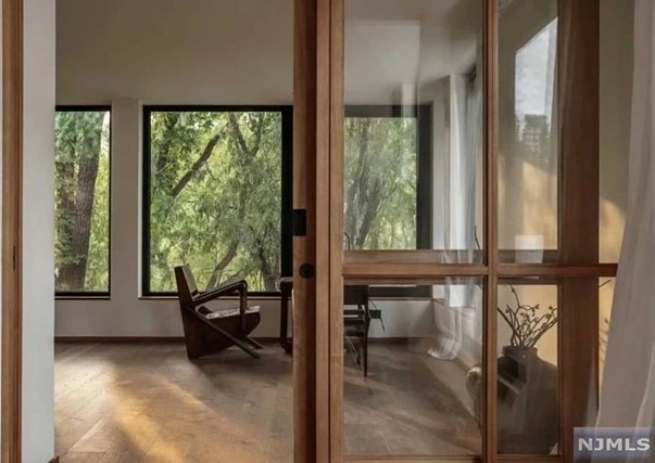 15 Ravine Rd, Tenafly NJ  07670-2124 exterior