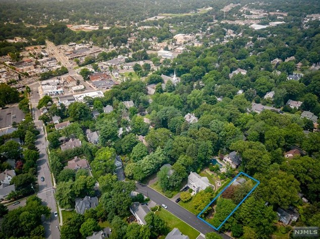 15 Ravine Rd, Tenafly NJ  07670-2124 exterior