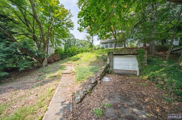 15 Ravine Rd, Tenafly NJ  07670-2124 exterior