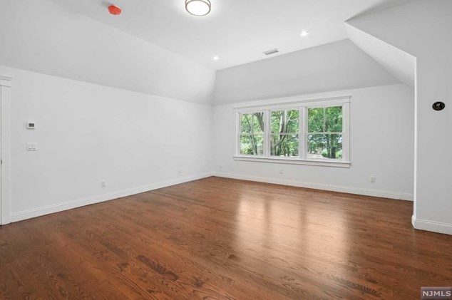 687 Burke St, Township Of Washington NJ  07676-3831 exterior