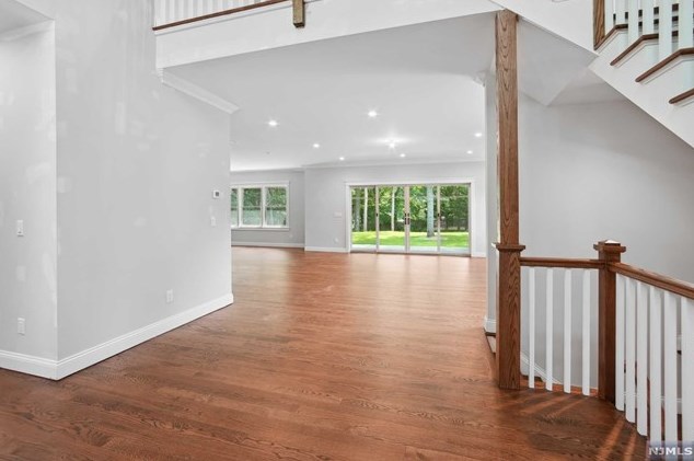 687 Burke St, Township Of Washington NJ  07676-3831 exterior