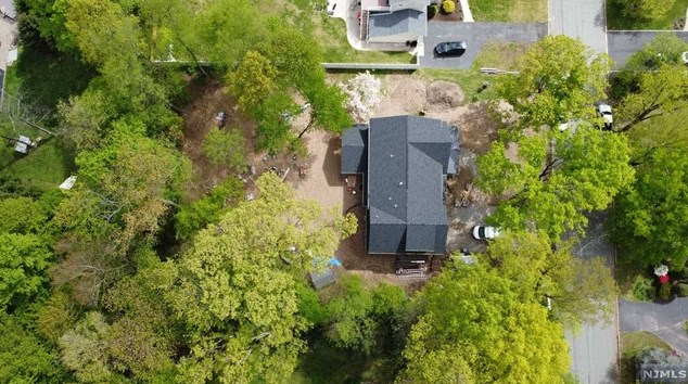 687 Burke St, Township Of Washington NJ  07676-3831 exterior