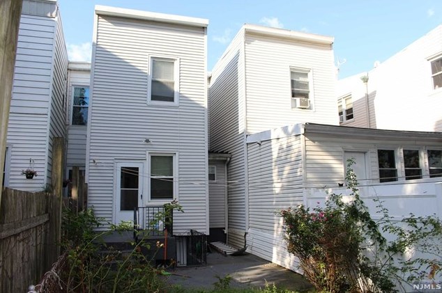 41-5 Irving St, Jersey City NJ  07307-2545 exterior