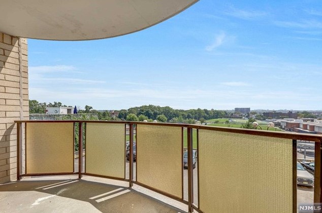 150 Overlook Ave, Hackensack NJ  07601-2203 exterior
