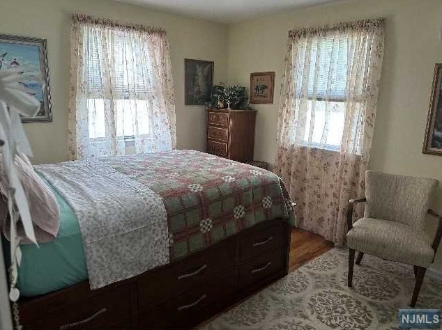 53 Donor Ave, Elmwood Park NJ  07407-1706 exterior