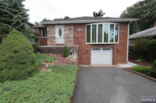 263 Forest Rd, West Fort Lee NJ  07024-4341 exterior