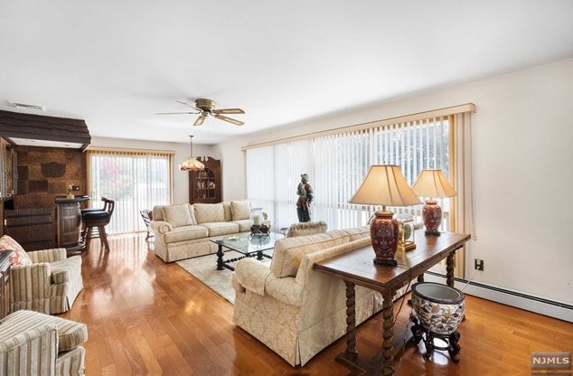 379 Washington Ave, Rutherford NJ  07070-1041 exterior