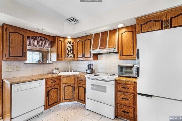 379 Washington Ave, Rutherford NJ  07070-1041 exterior