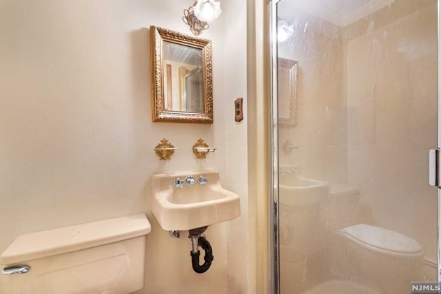 379 Washington Ave, Rutherford NJ  07070-1041 exterior