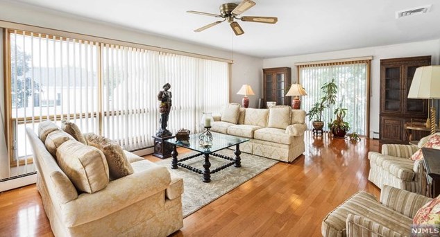 379 Washington Ave, Rutherford NJ  07070-1041 exterior