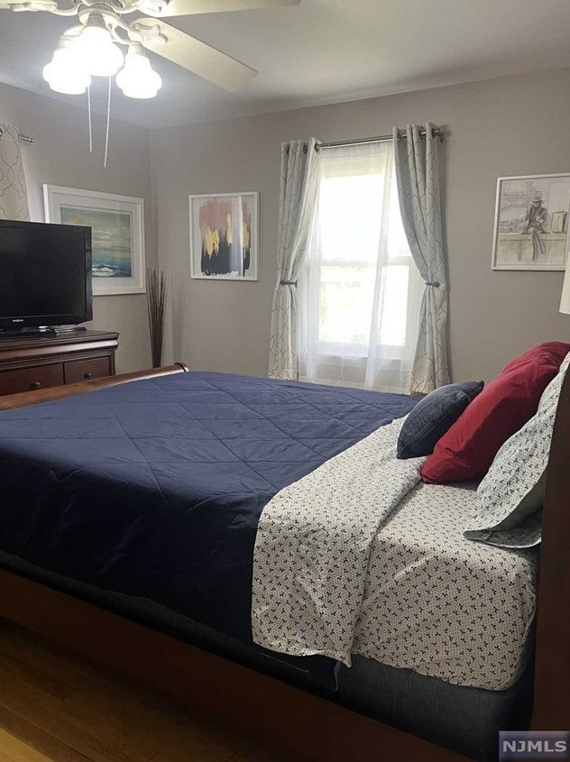 86 Bloomfield Ave, Edison NJ  08837-3324 exterior