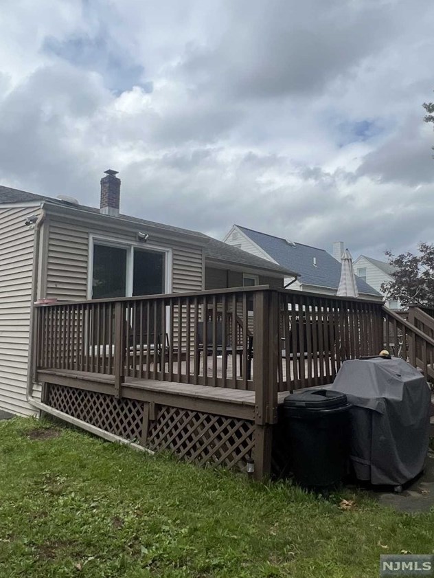 86 Bloomfield Ave, Edison NJ  08837-3324 exterior