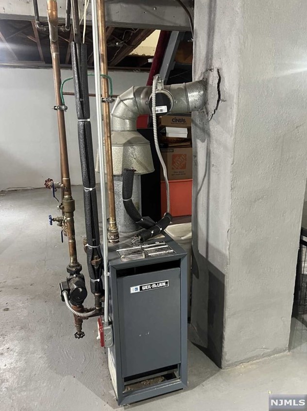 86 Bloomfield Ave, Edison NJ  08837-3324 exterior