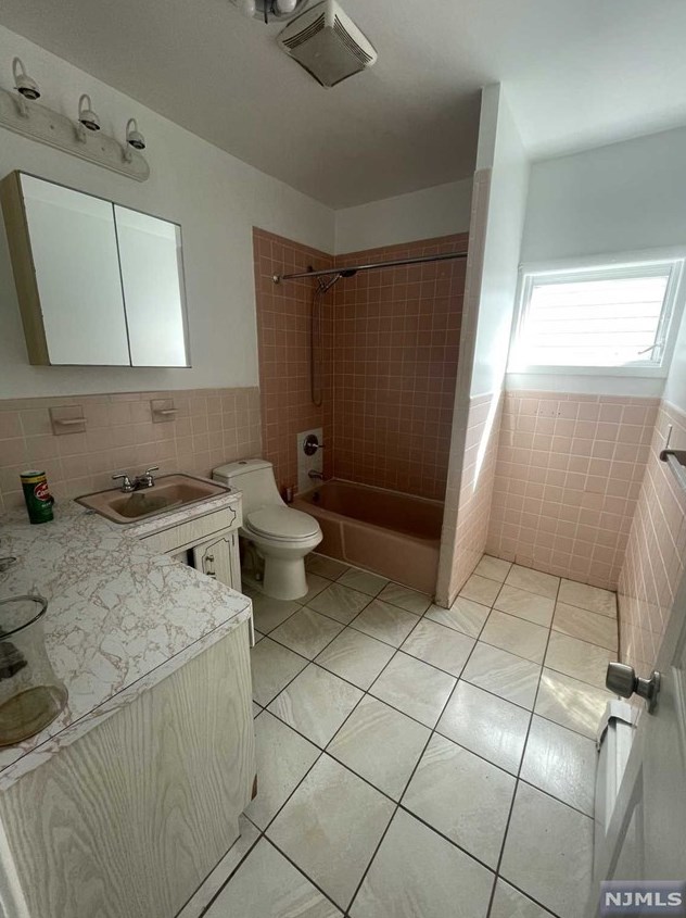 59 8th St, Paterson NJ  07506-3805 exterior