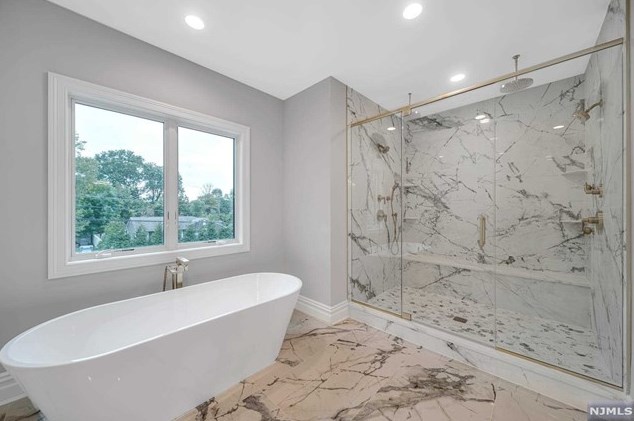 183 Cleenput Ter, Paramus NJ  07652-4438 exterior