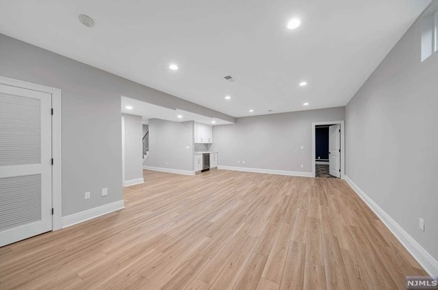 183 Cleenput Ter, Paramus NJ  07652-4438 exterior