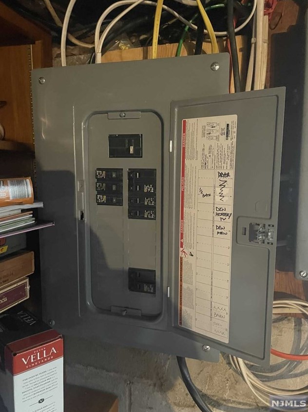 140 Broadway, Pennsville NJ 08070-1418 exterior