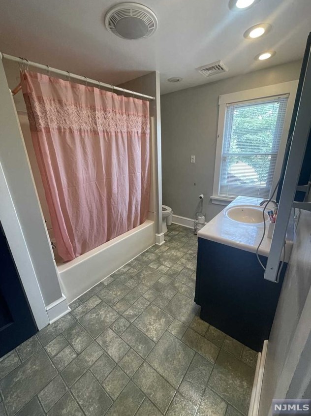 140 Broadway, Pennsville NJ 08070-1418 exterior