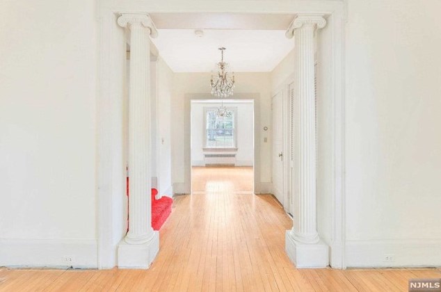 125 Hudson Ave, Tenafly NJ 07670-1039 exterior