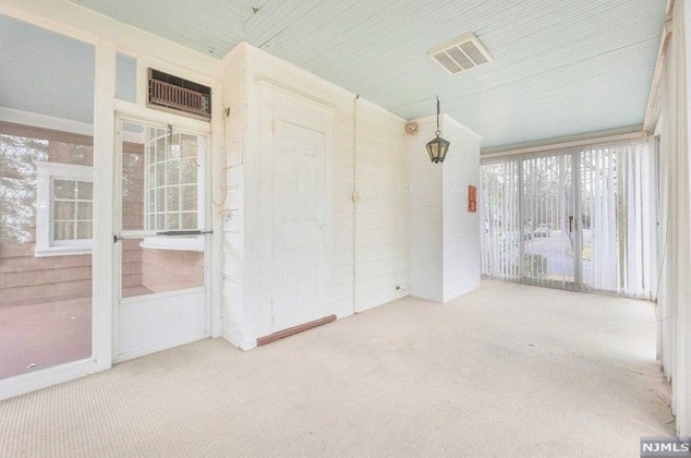 125 Hudson Ave, Tenafly NJ 07670-1039 exterior