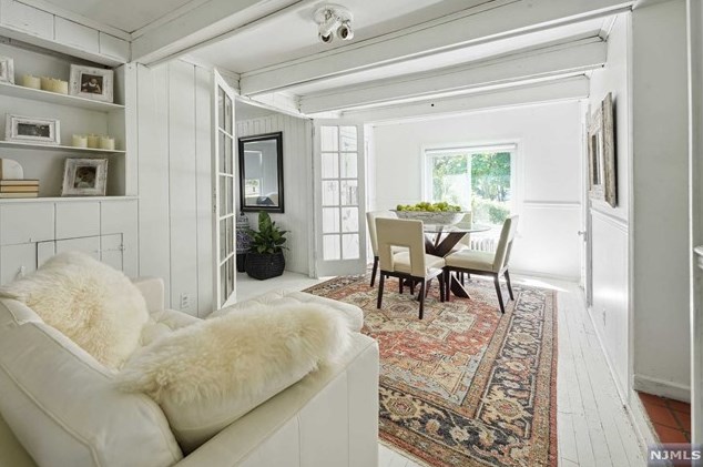 192 Pascack Rd, Park Ridge NJ 07656-1174 exterior