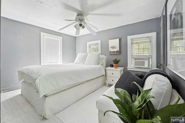 192 Pascack Rd, Park Ridge NJ 07656-1174 exterior