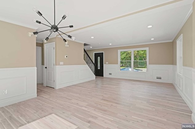148 Valley Rd, Wayne NJ  07470-3949 exterior