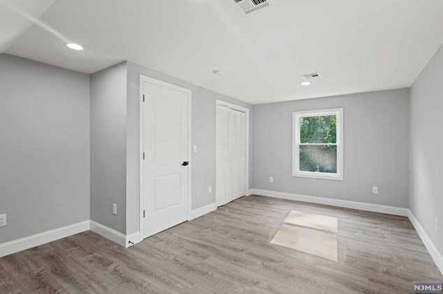 148 Valley Rd, Wayne NJ  07470-3949 exterior